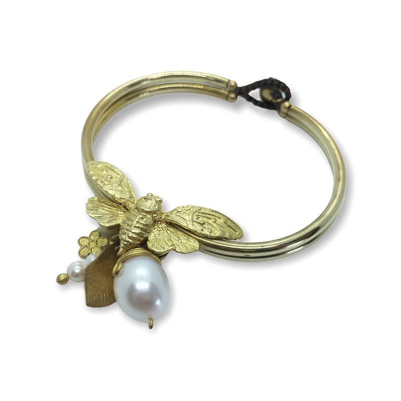 brass bangle with special water-fresh pearl pendant - Bracelets - Copper & Brass Gold