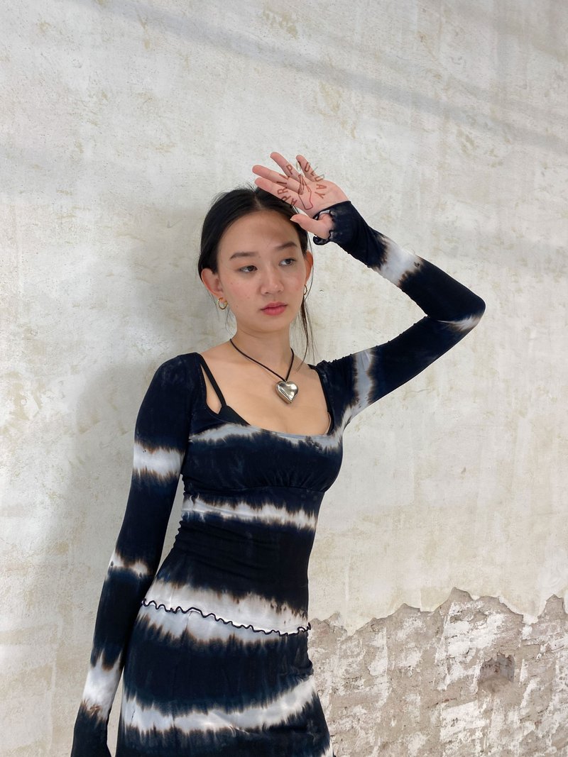 Aprilpoolday / TIE - DYE HORSESHOE TOP - เสื้อผู้หญิง - วัสดุอื่นๆ หลากหลายสี