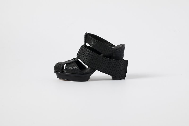 ZOODY / boat / handmade shoes / high heel sandals / black - รองเท้ารัดส้น - หนังแท้ สีดำ