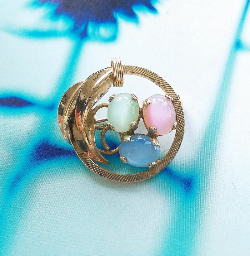 Vintage Jewelry 西洋古董飾品 小巧 粉嫩 月光蛋 別針 - 徽章/別針 - 其他金屬 金色