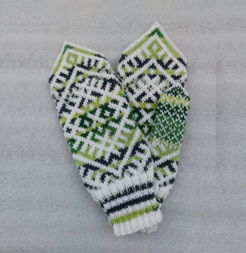Women's hand-knitted wool mittens are very warm with a pattern - 手套 - 羊毛 多色