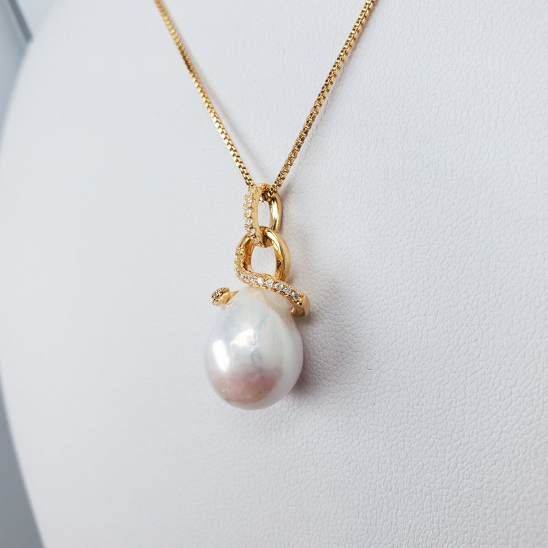 ゴールドリボン。天然のミラーのような乳白色。大粒の淡水ドロップパール。925スターリングシルバーネックレス。 - ネックレス - 真珠 ゴールド