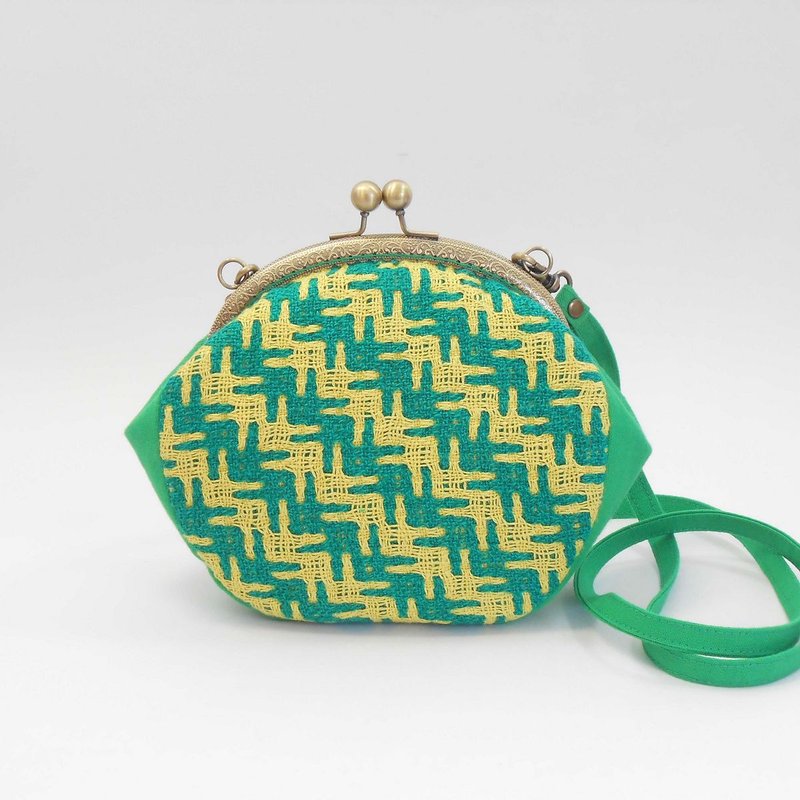 Handwoven fabric 16cm diagonal gold bag 01- bright green x bright yellow - กระเป๋าแมสเซนเจอร์ - ผ้าฝ้าย/ผ้าลินิน สีเขียว