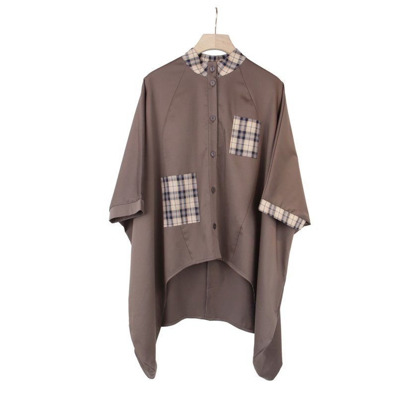 カーキブルーチェック - 前短後長切り替えボタンフレアブラウス #T3067 - ジャケット - コットン・麻 ブラウン