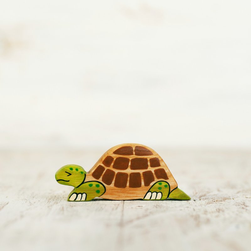 Wooden toy Tortoise figurine Safari animal toys African animals - ของเล่นเด็ก - วัสดุอีโค สีเขียว