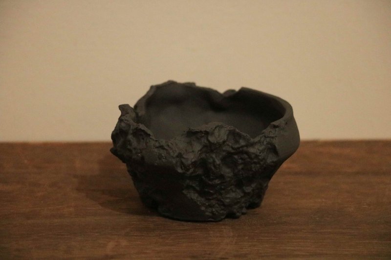 Wuya basin - no glaze - Plants - Pottery Black