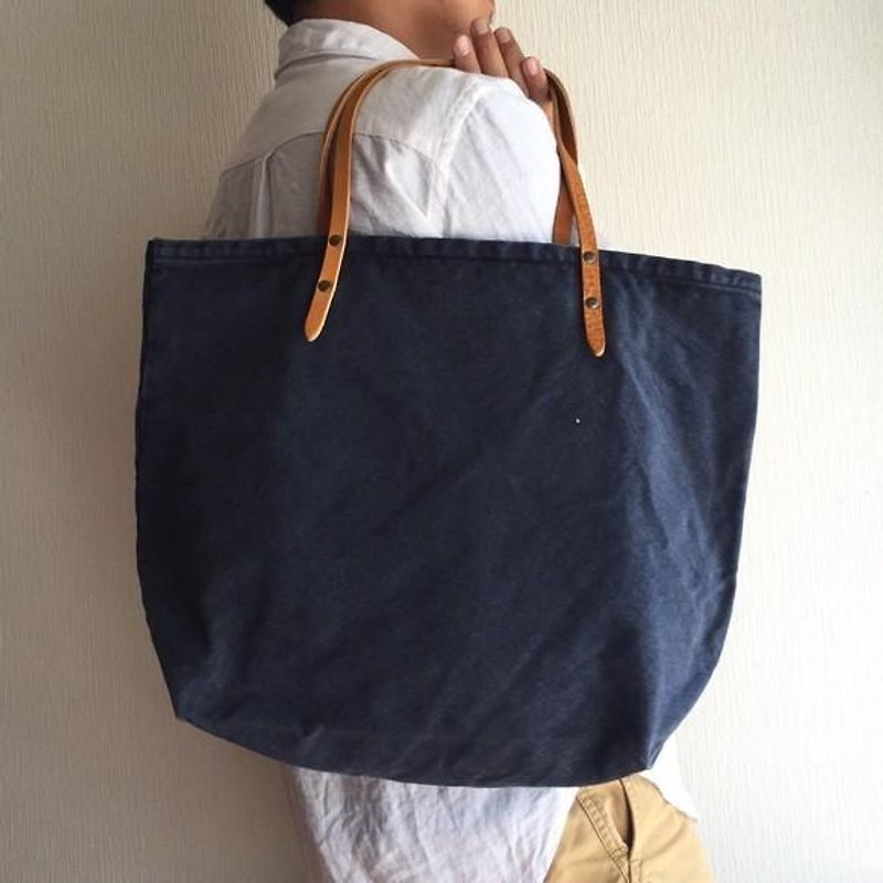 Bio Wash No. 8 canvas and extreme thick oil tote bag [navy] - Handbags & Totes - Genuine Leather Blue