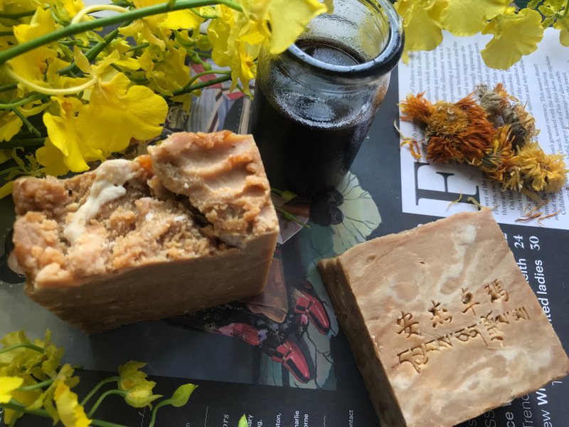 紅百里香紫草根松焦油皂/問題膚質 - 沐浴乳/沐浴用品 - 其他材質 卡其色
