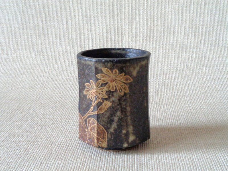 八角湯のみ 金彩つわぶきc - 茶壺/茶杯/茶具 - 陶 黑色