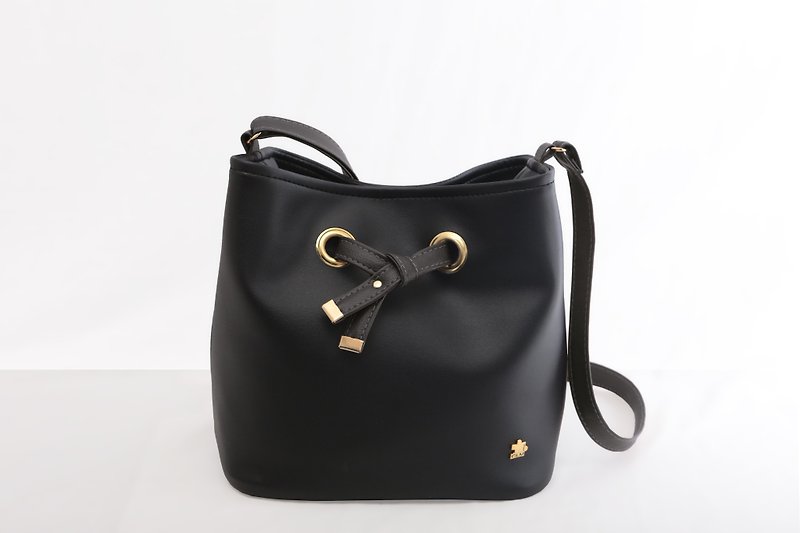Taiwan Original/CLM Vegan Leather/Butterfly Embellished Bag_Black - Messenger Bags & Sling Bags - Latex Black