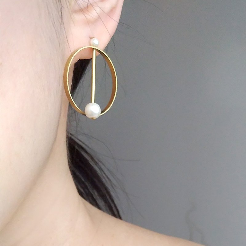 e47-時光-黃銅珍珠 耳環 - 耳環/耳夾 - 寶石 白色