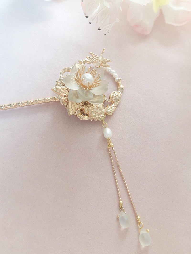 籠雲閣-円荷縁（ろううんかく-えんかえん）クラシカルな中国風かんざし（歩揺） - ヘアアクセサリー - 金属 