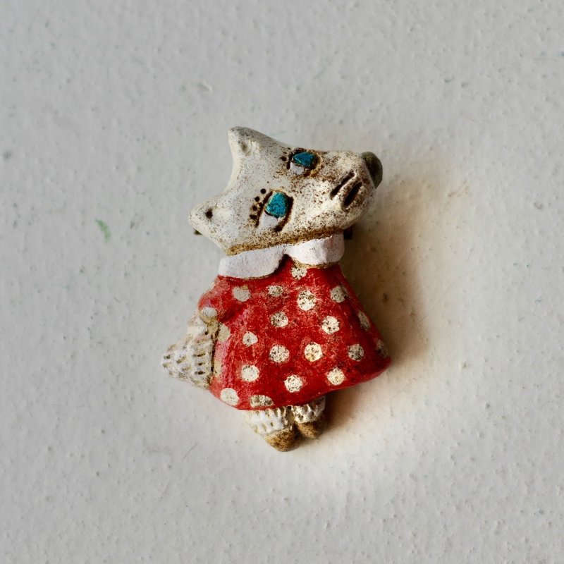 White wolf with polkadot dress broach - Brooches - Pottery Red