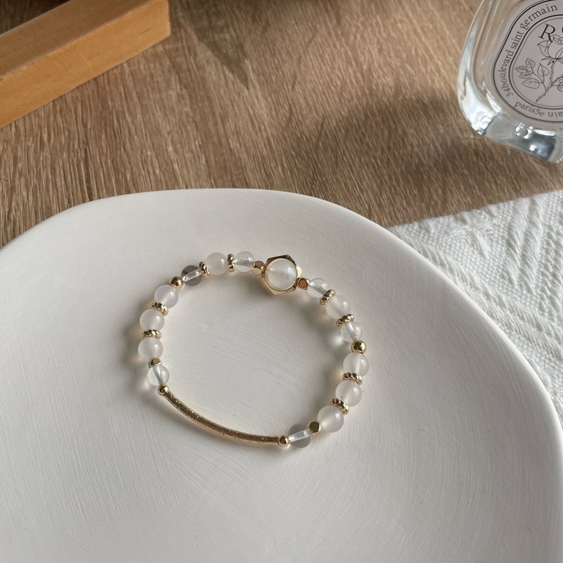 /Moonlight in Dreams/Sleep peacefully and eliminate stress with positive energy. White Moonlight White Agate White Crystal - Bracelets - Crystal White