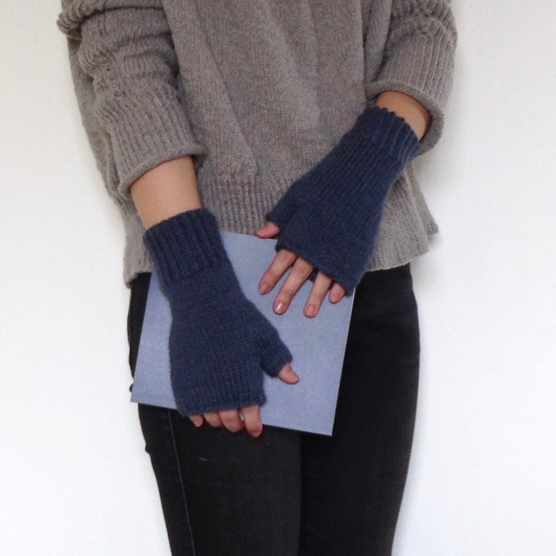 Xiao fabric - hand-woven tannins retro color wool mittens - ถุงมือ - ขนแกะ สีน้ำเงิน