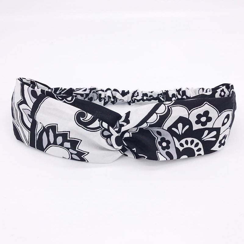 A black and white ribbon spades hand hair band limited cross hair band - Hair Accessories - Cotton & Hemp Black