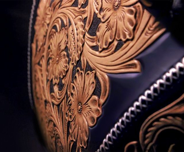 Vintage-style Western Tooling Carving Leather Duffel Bag