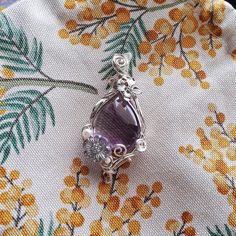 [Shan Mian] Brocade Amethyst Pendant - Necklaces - Crystal Purple