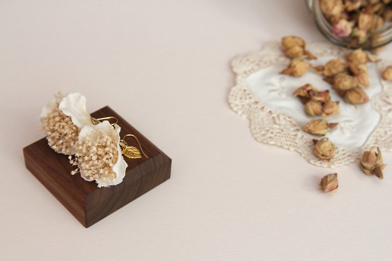 Floral Earrings , Flower Earrings , Artificial Flower Earrings , Earrings - Earrings & Clip-ons - Plants & Flowers Khaki
