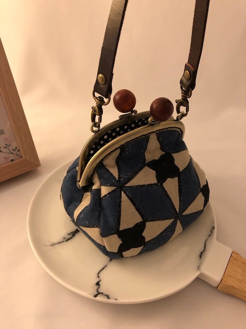French simple lattice diamond mouth gold bag small bag - กระเป๋าสตางค์ - ผ้าฝ้าย/ผ้าลินิน สีน้ำเงิน