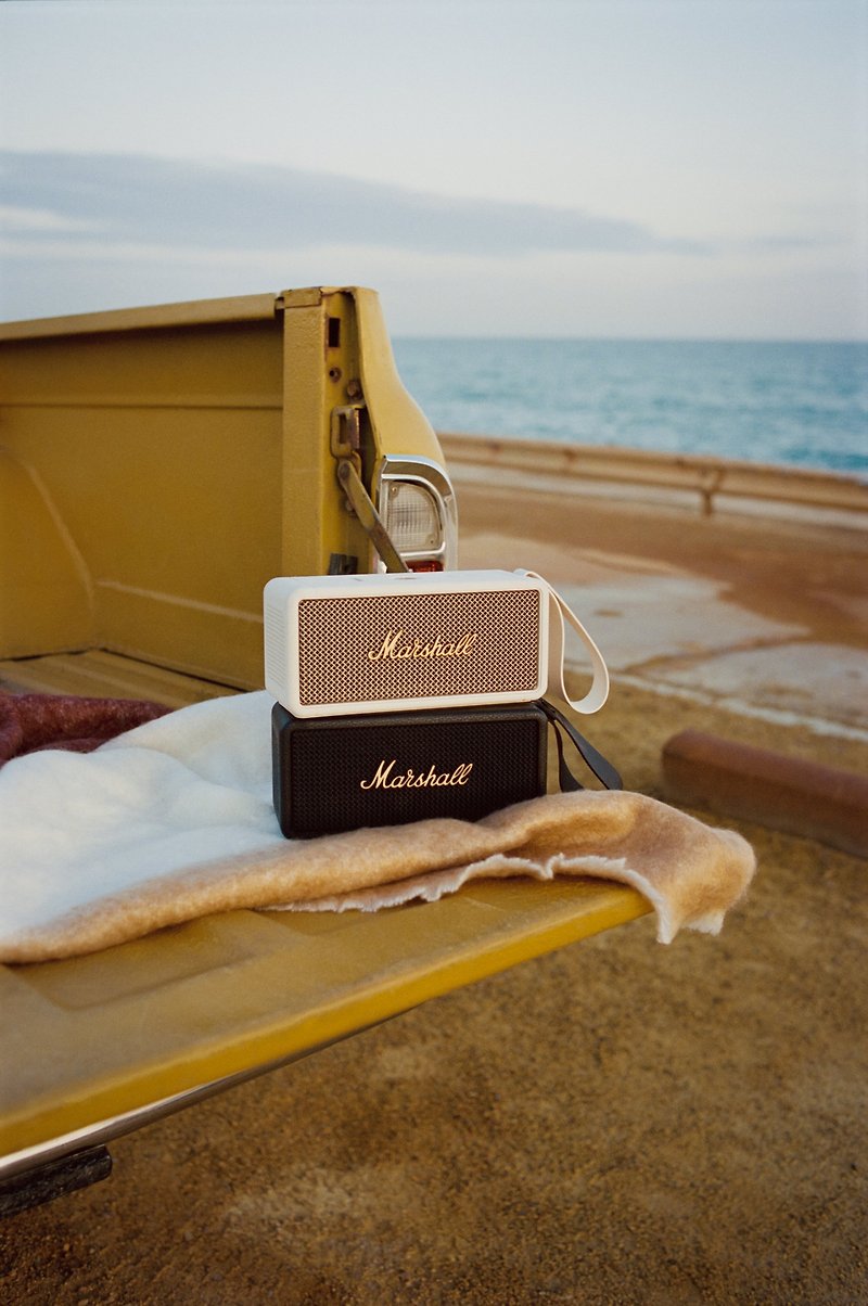Marshall MIDDLETON Bluetooth Speaker (Black&amp;amp;Brass) - Speakers - Other Materials 
