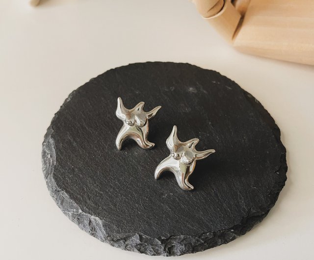 【TEMPLE OF THE SUN】Sanna イヤリング スターリングシルバー Sanna Earrings Silver – Temple of the Sun Jewellery