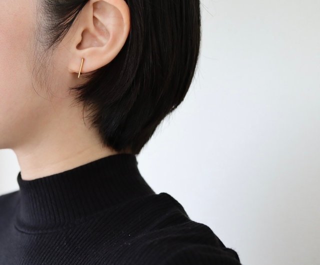 痛くないイヤリング/槌目加工のワイヤーロングスティックイヤリング