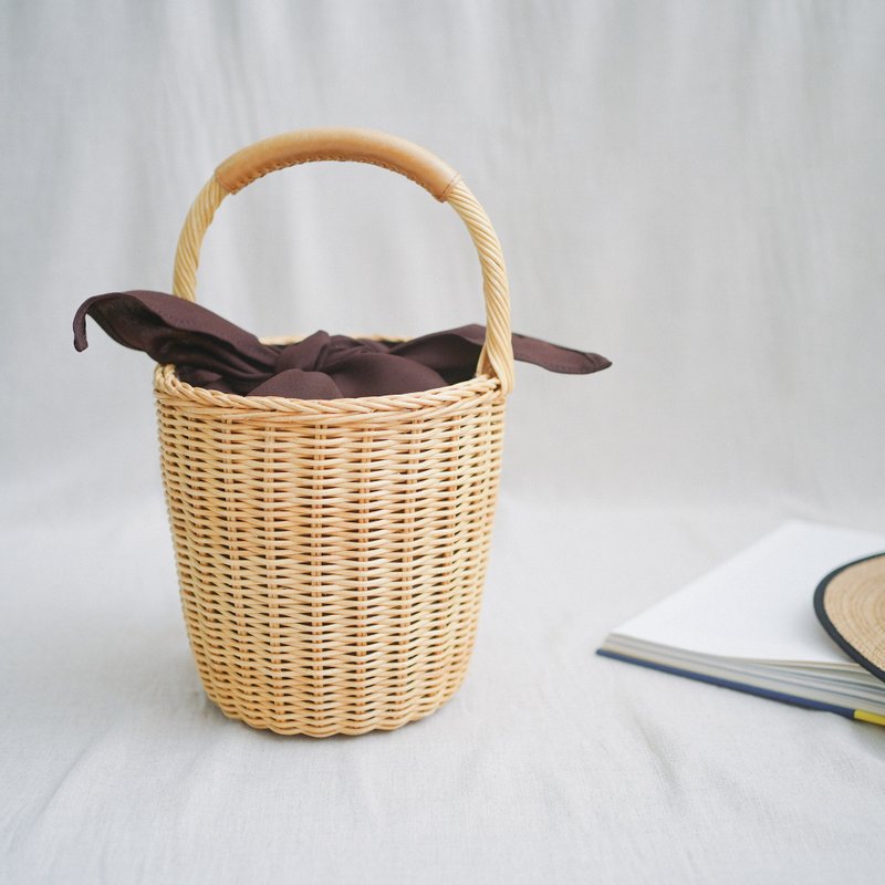 Spring and summer portable rattan round bag vintage antique bag rattan bag - กระเป๋าแมสเซนเจอร์ - พืช/ดอกไม้ สีนำ้ตาล