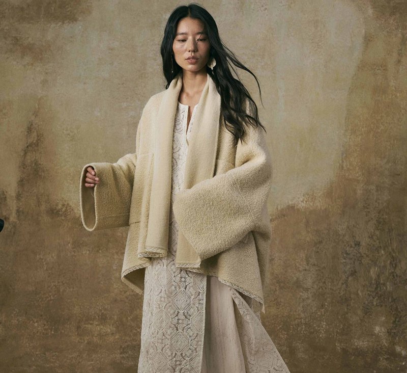 【鬆弛羊毛】新中式復古 廓形翻領/蕾絲花邊外套 - 女大衣/外套 - 羊毛 白色