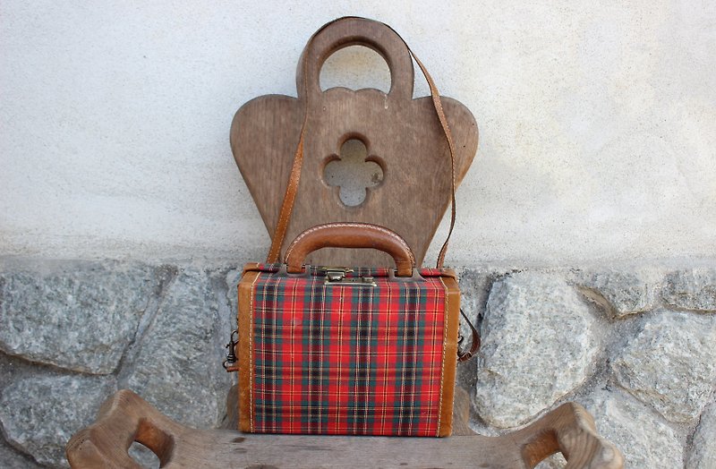 B144 [Vintage bag] (Italian) Giovanni red checkered shoulder bag (with key design) - กระเป๋าแมสเซนเจอร์ - ผ้าฝ้าย/ผ้าลินิน สีแดง