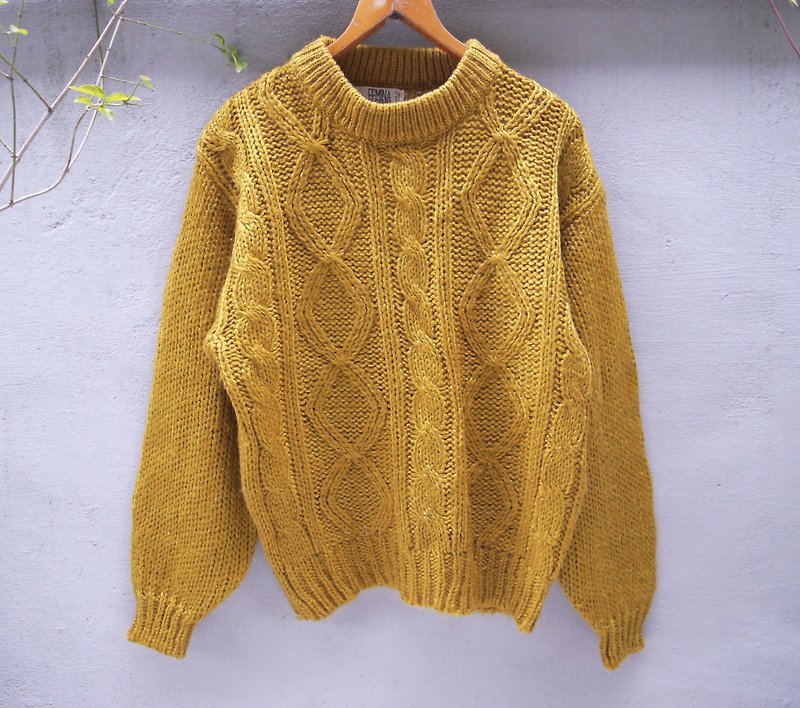 FOAK vintage twist sweater turmeric in Korea - สเวตเตอร์ผู้หญิง - เส้นใยสังเคราะห์ สีเหลือง