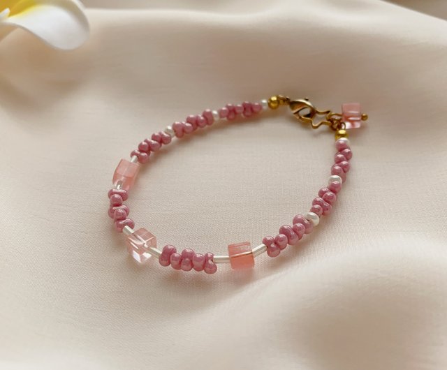 Pink Bubble Gum - Antique Bead Bronze Bracelet - Shop littlething0120  Bracelets - Pinkoi