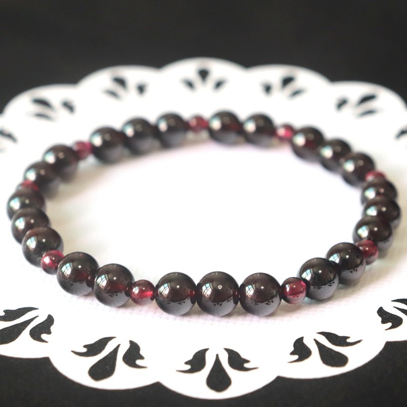 Stone bracelet | Purple Yawu | Good luck | Stabilize mood | Vitality and energy - Bracelets - Crystal Red