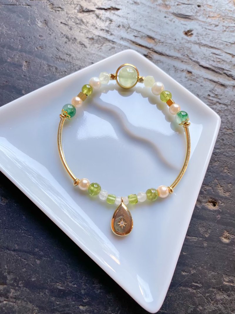 【初春綻放的舞會】月光石 水草瑪瑙 橄欖石 青蘋果玉髓 水晶手鍊 - 手鍊/手環 - 水晶 