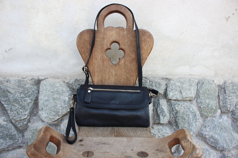 B136 black shoulder bag - Messenger Bags & Sling Bags - Other Materials Black