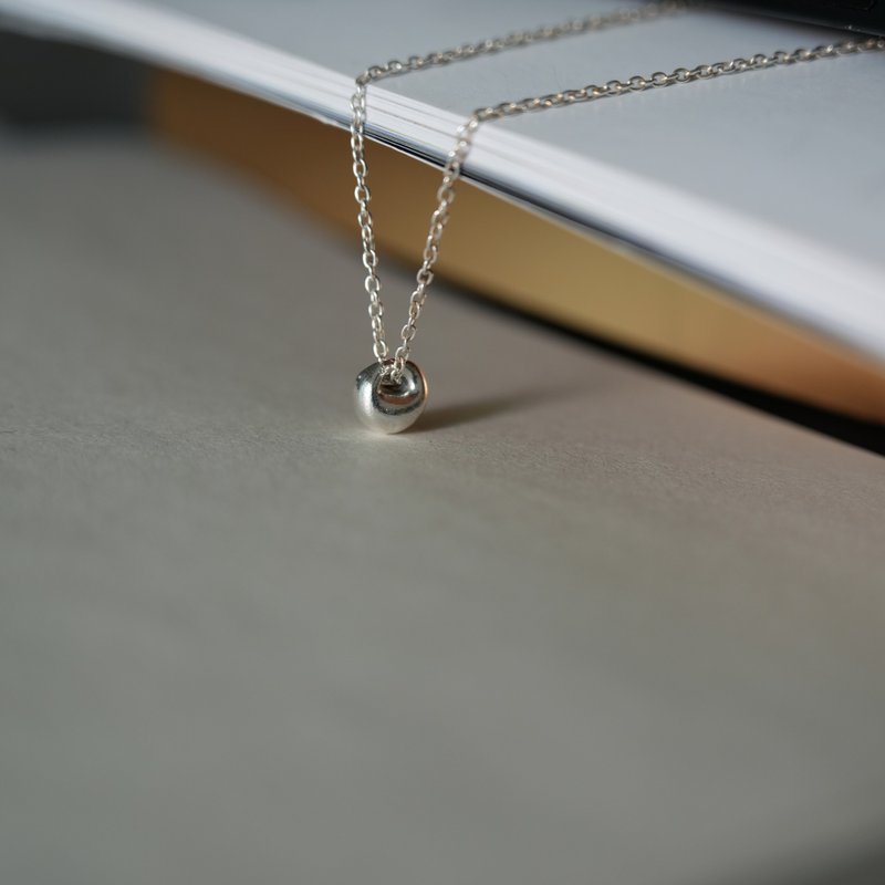 Sleek feel [BEAN] 999 sterling silver_necklace Silver clay - สร้อยคอ - เงินแท้ สีเงิน