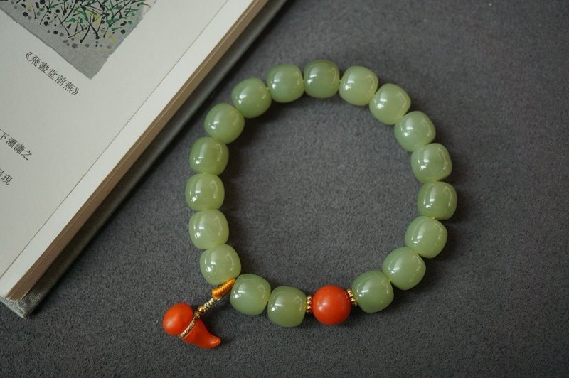 Natural Hetian Jade/Khotan Jade-Green Yellow Mouth Jade Baoshan Southern Red Gourd Small Pendant Design Single Circle Bracelet s - Bracelets - Jade White