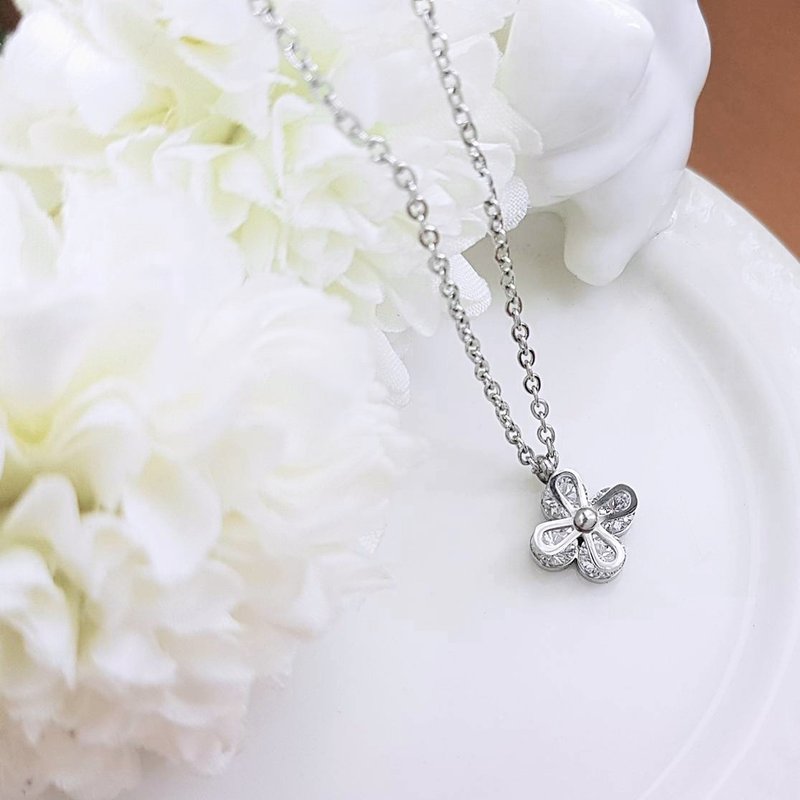 雪精靈。白鋼墬飾  不怕水不變色防過敏 - 項鍊 - 不鏽鋼 銀色