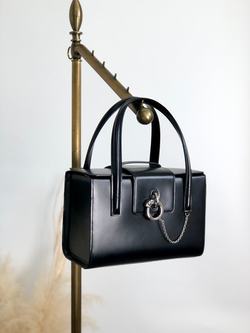 【 日本直送　名牌中古包 】Cartier カルティエ ハンドバッグ ブラック パンテール チェーン レザー ボックス vintage オールド 6x7k6e - 手提包/手提袋 - 真皮 黑色