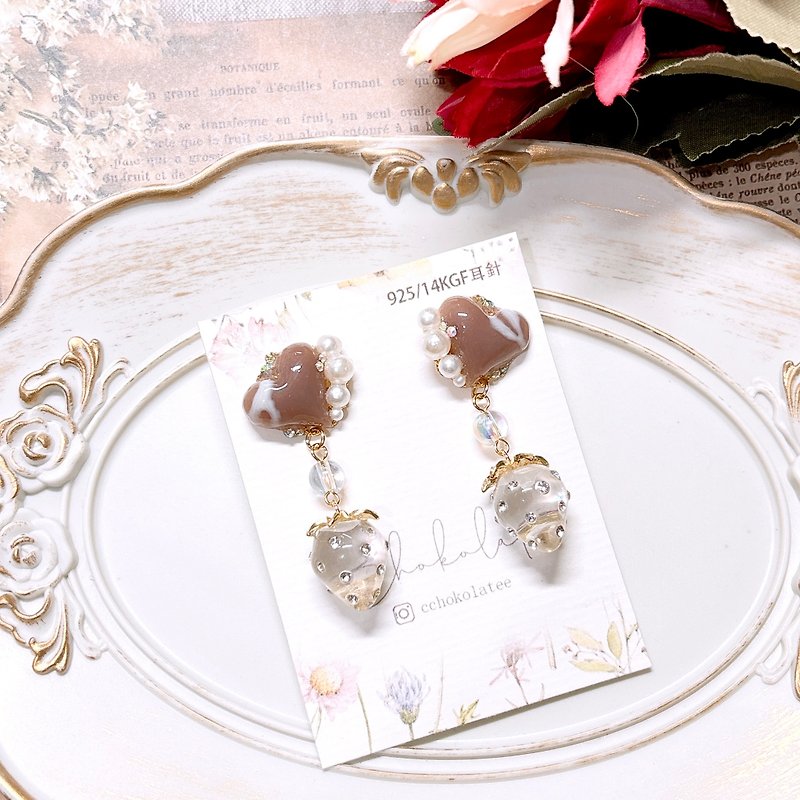 Chocolate Chocolate Strawberry Earrings Clip-On 925/14KGF Earrings - ต่างหู - เรซิน สีนำ้ตาล