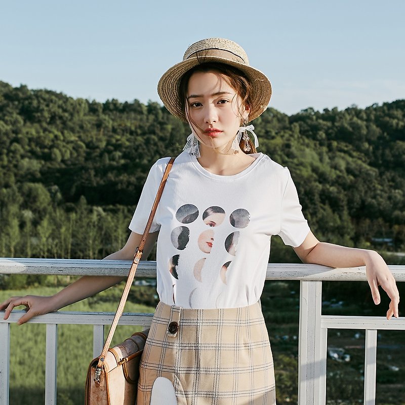 Anne Chen 2018 summer new literary women's short-sleeved round neck printed T-shirt - Women's T-Shirts - Cotton & Hemp White