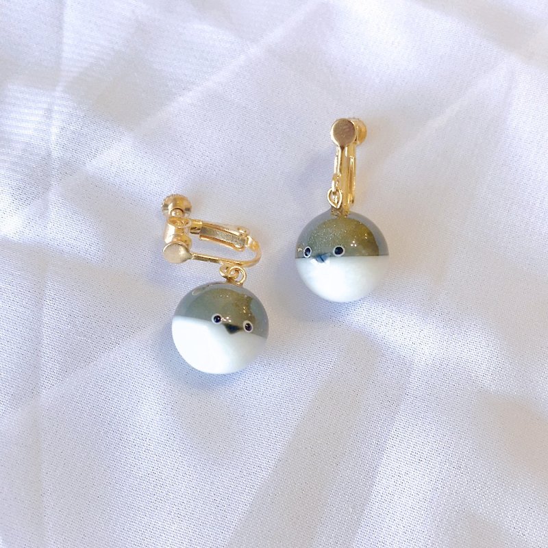 Pure handmade exquisite earrings|Saka turtle|Handmade UV glue jewelry|Comes with a PE jewelry storage box - ต่างหู - วัสดุอื่นๆ สีเทา