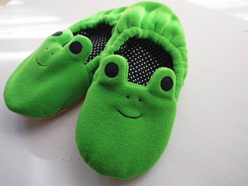 hairmo. Cute frog indoor warm slippers (23.5 Spot) - รองเท้าแตะในบ้าน - ผ้าฝ้าย/ผ้าลินิน สีเขียว