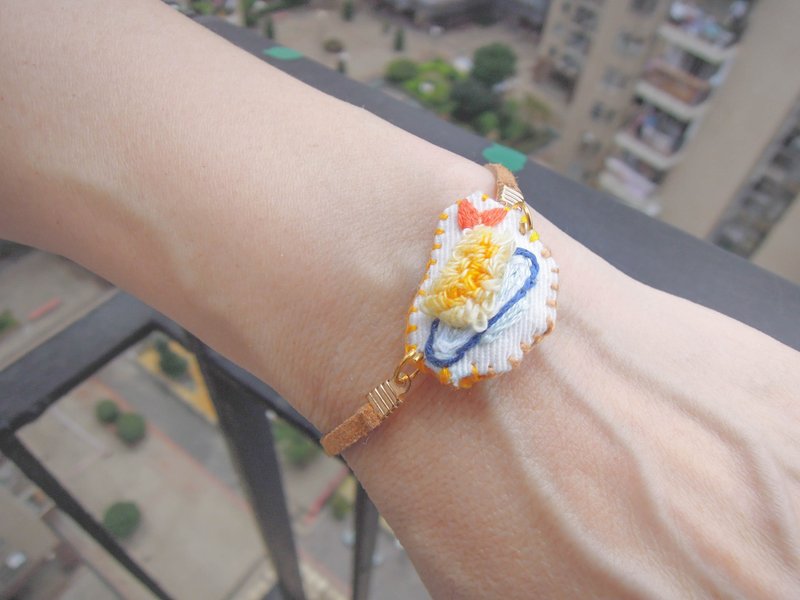 Fried shrimp tempura embroidery bracelet - Bracelets - Thread Orange
