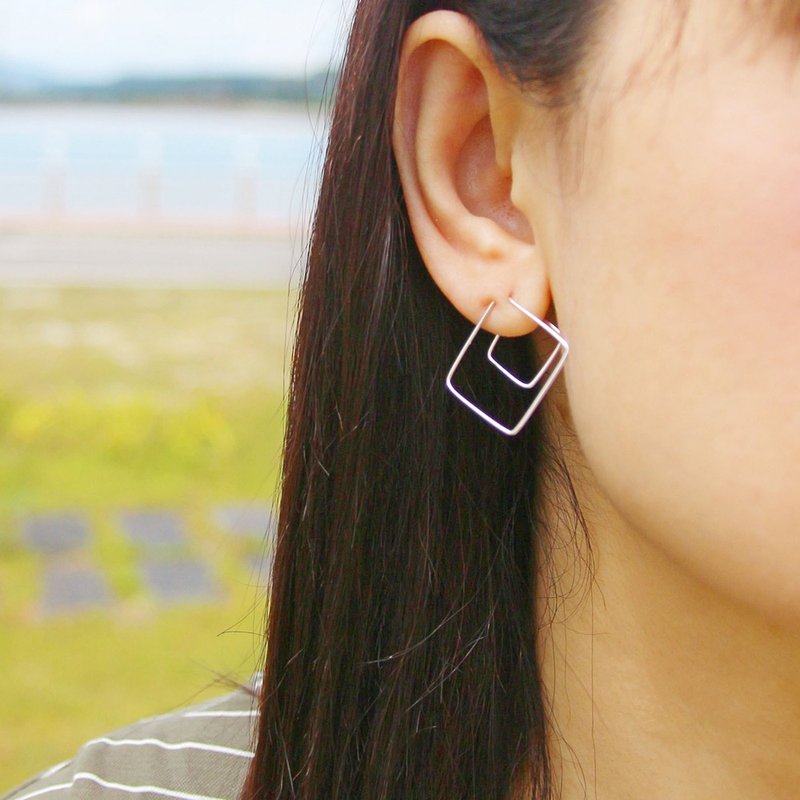 [Geometric changes] 925 sterling silver / no ear buckle series / simple and elegant / original design / handmade - ต่างหู - เงิน สีเงิน