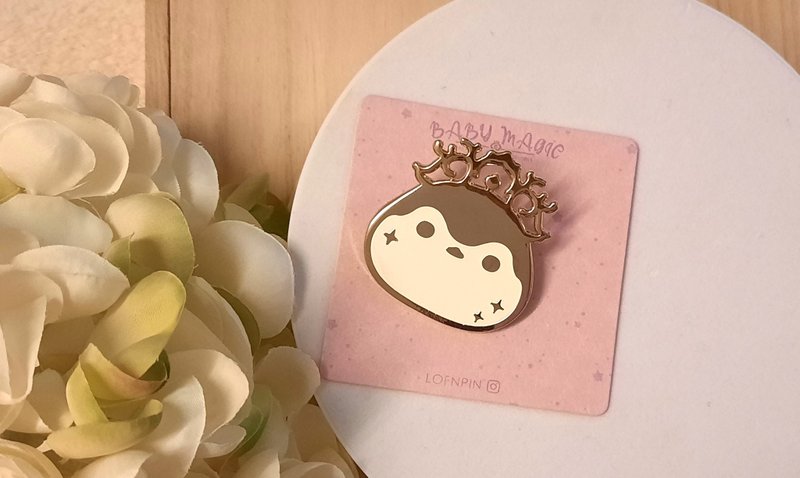 Penguin Crown Luminous Brooch - เข็มกลัด - โลหะ 