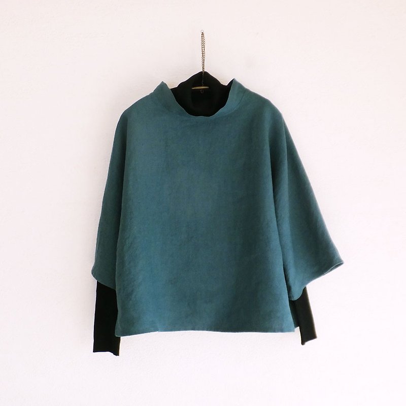 Thick linen pullover　Antique green - Women's Tops - Cotton & Hemp Green
