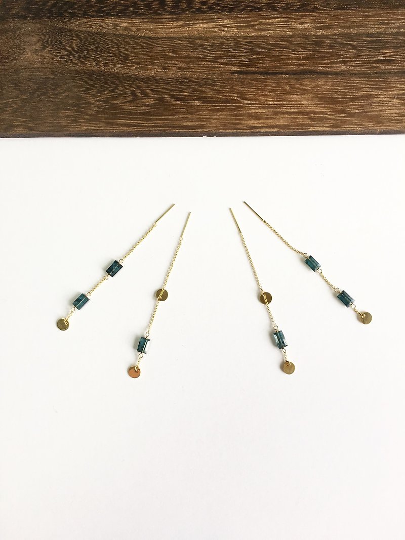 Moss Kyanite chain earring 14 kgf - Earrings & Clip-ons - Stone Blue