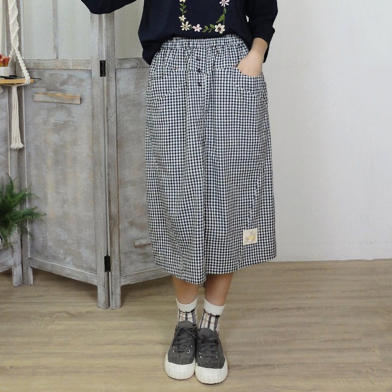 Hana Mokuba elastic waist fresh and casual buttoned plaid long skirt - Skirts - Other Materials 