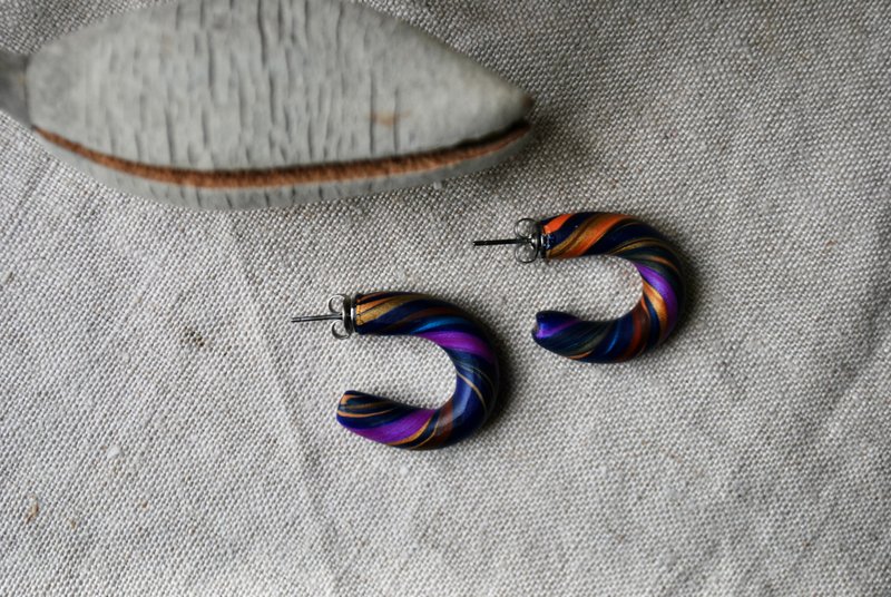 nijiピアス navy purple gold orange - 耳環/耳夾/耳骨夾 - 黏土 多色
